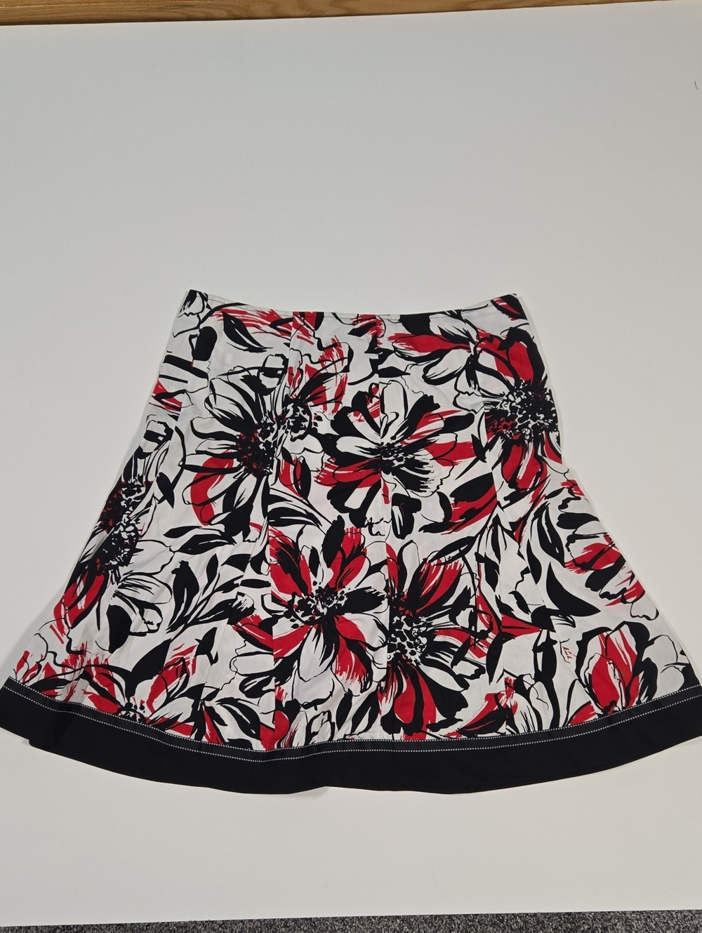 Robbie Bee White Skirt with Red & Black Floral Print